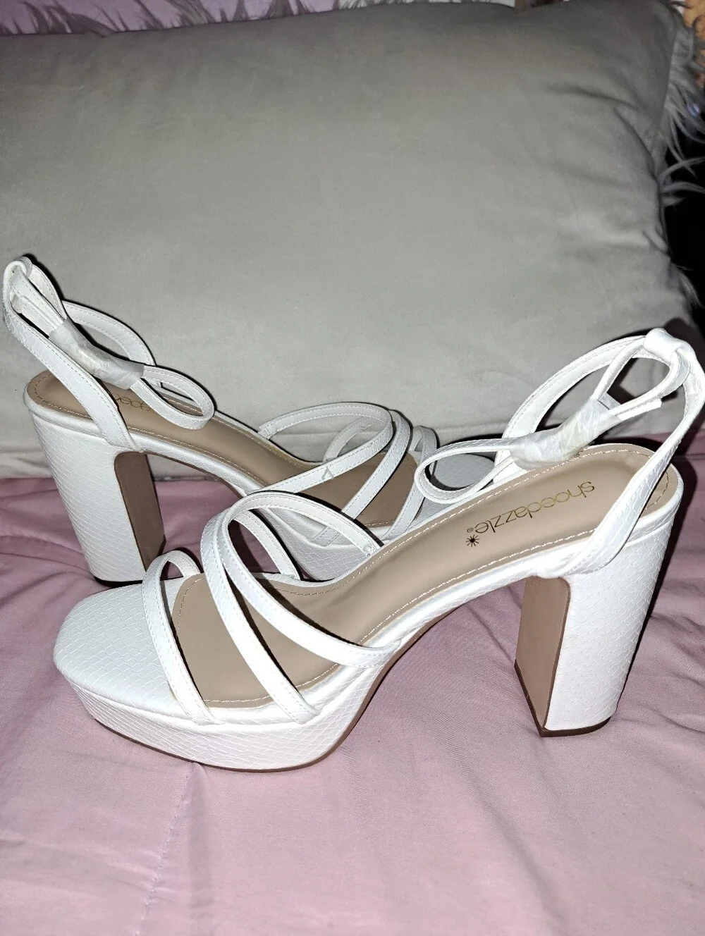 Shoe Dazzle White Strappy Block Heel Sandal